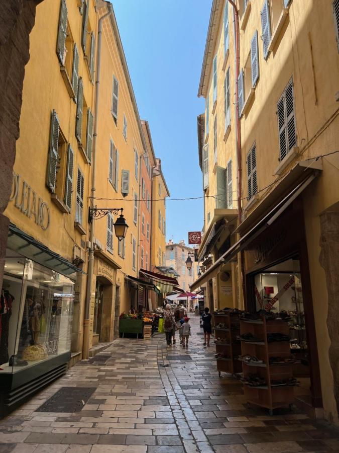 Studio Hyeres -Rue Pietonne Climatisation Lit 160 Tout Equipe - Sabrina מראה חיצוני תמונה